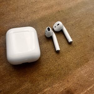 AirPods (2nd gen)